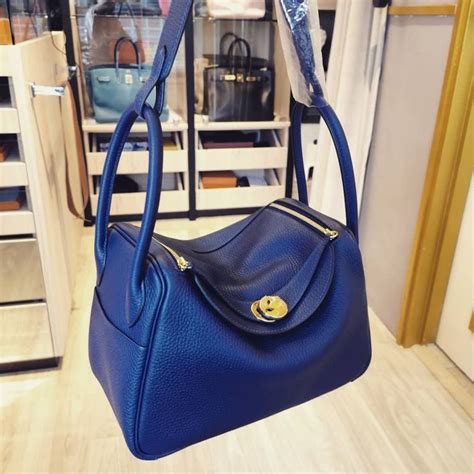 hermes lindy 26 blue nuit|Hermes Lindy 26 Bag Blue Nuit Clemence Gold Hardware.